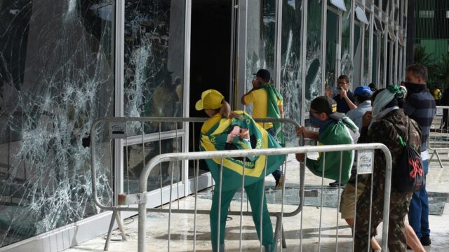Bestorming overheidsgebouwen: 'Brazilië is verdeeld land, maar dit wil niemand'