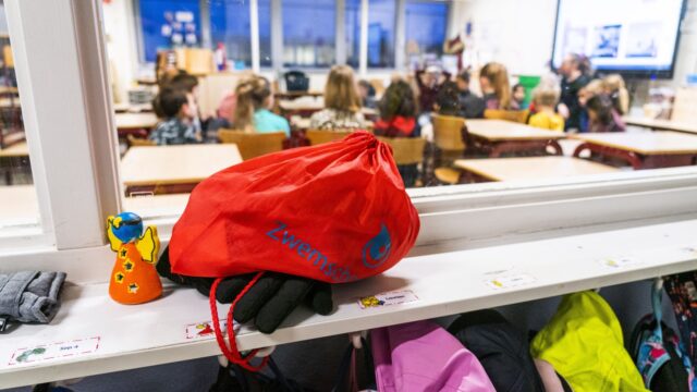 Hoogbegaafde Femke liep vast op school: 'Ik leerde over planeten, de rest stond in de poppenhoek'