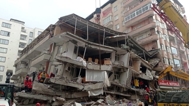 Meer dan 1.500 doden in Turkije en Syrië na aardbeving, veel zorgen over naschokken