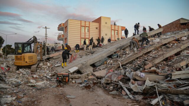 Steeds meer kritiek over staat van gebouwen in aardbevingsgebied Turkije