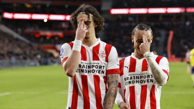 PSV komt terug van achterstand en wint ruim van Cambuur
