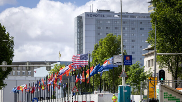 Stand.nl: 'De NAVO-top is alle overlast waard'