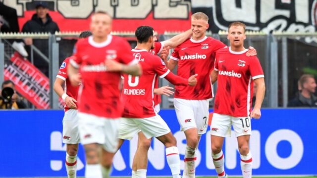 AZ ploetert zich naar zege op Ajax