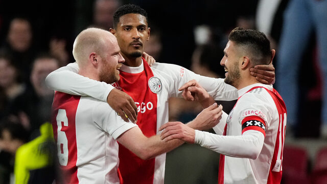 Ajax heer en meester tegen Heracles Almelo