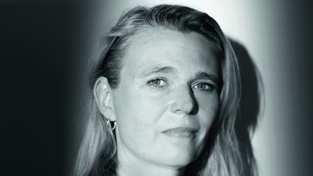 Na neergesabeld te zijn als romanschrijver is Cindy Hoetmer terug, met succes