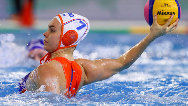 Bente Rogge na coronabesmetting beslissend op WK waterpolo