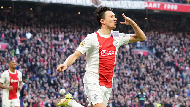 Ajax kleineert ook PSV: 5-0