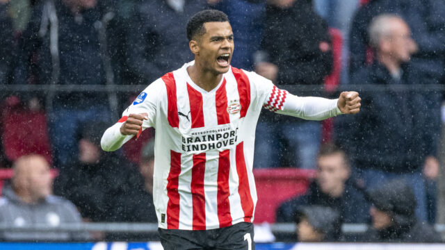 PSV wint doelpuntenfestijn tegen Feyenoord