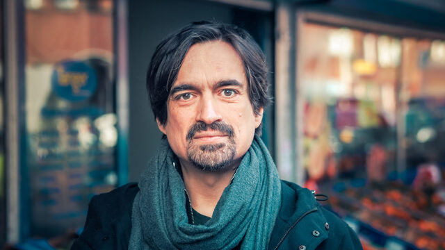 'Pas in het hospice konden wij zeggen 'ik hou van je'. Theaterregisseur Eric de Vroedt over zijn moeder