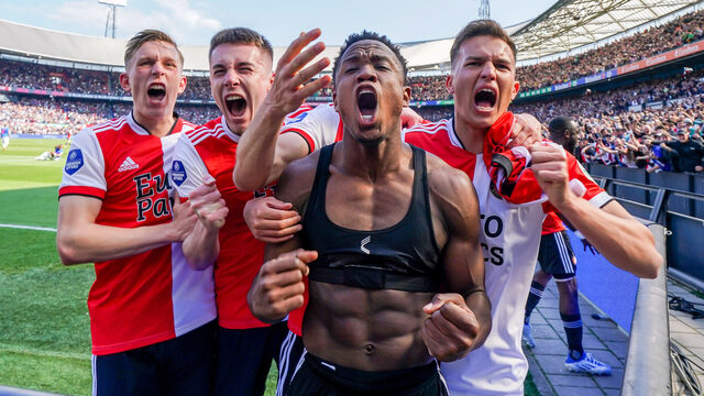 Luis Sinisterra helpt Feyenoord in extra tijd aan zege op FC Utrecht