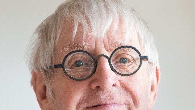 De 93-jarige Dolf Verroen schrijft nog steeds. 'Ik durf een boel niet, maar als het erop aankomt, durf ik alles'