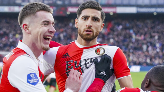 Jahanbakhsh helpt Feyenoord in extra tijd aan gelijkspel tegen tiental PSV