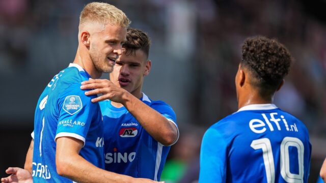 AZ wandelt naar overwinning op FC Emmen