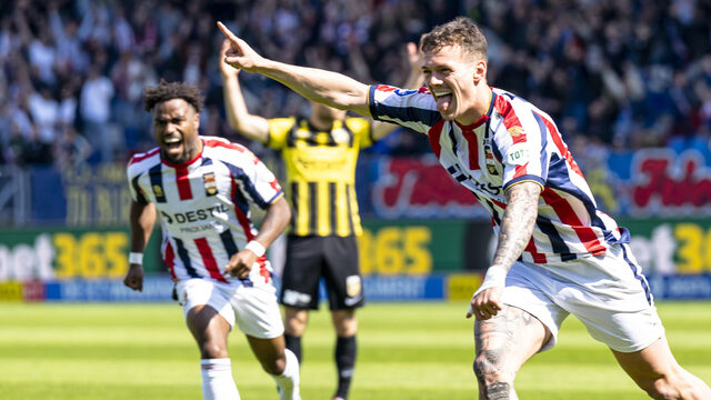 Willem II van laatste plaats af na zege op tandeloos Vitesse