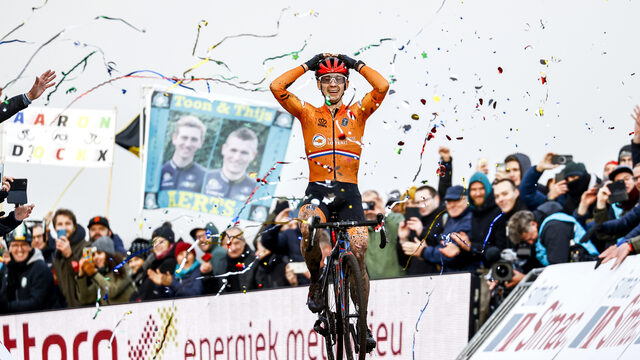 Lars van der Haar behaalt Europese titel veldrijden in Drenthe