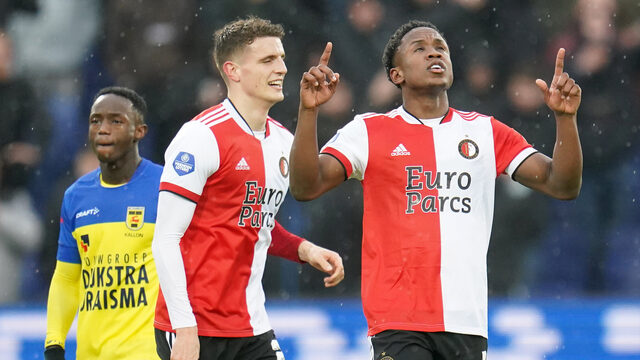 Volle Kuip ziet fraaie doelpunten bij Feyenoord-Cambuur