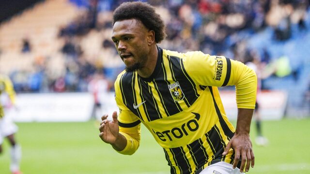 Vitesse verslaat Feyenoord na vroege goals in beide helften