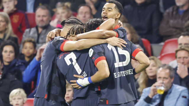 PSV weet Ajax in Amsterdam te verslaan