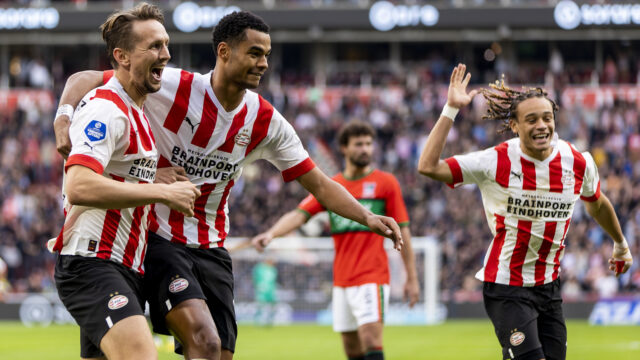 PSV heeft weinig moeite met NEC