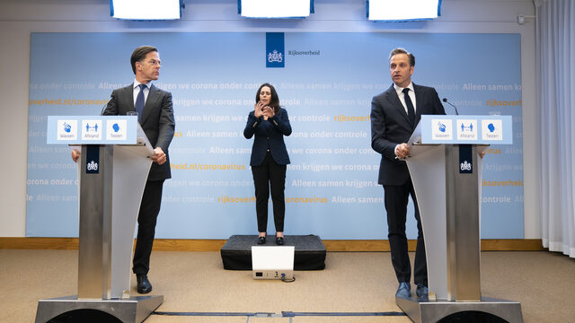 Hoe moet het kabinet de nieuwe coronapersconferentie in? 'Wees consequent in de communicatie'