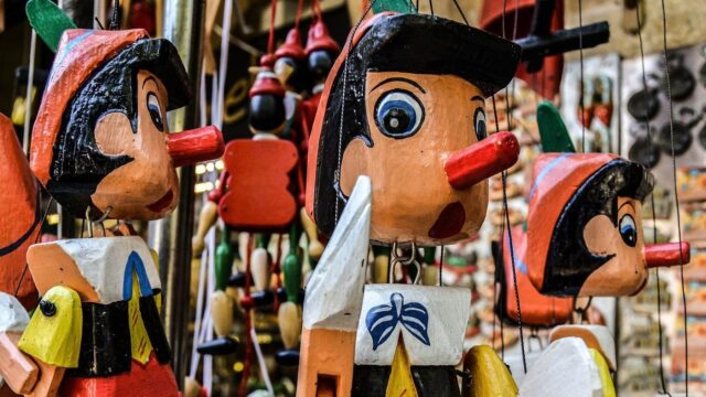Pinocchio è una metafora del raggiungimento della maggiore età in Italia Pinocchio è una metafora del raggiungimento della maggiore età in Italia