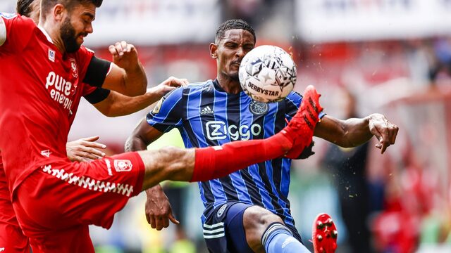 Puntverlies voor regerend kampioen Ajax in Enschede