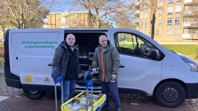 Kleding, eten, maar ook vriendschap: in de Haagse wijk Escamp helpen bewoners elkaar