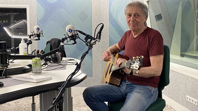Hoe kiest meestergitarist Harry Sacksioni zijn gitaar? 'Hij moet tegenstribbelen'