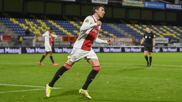 Ajax scoort er op los tegen RKC Waalwijk