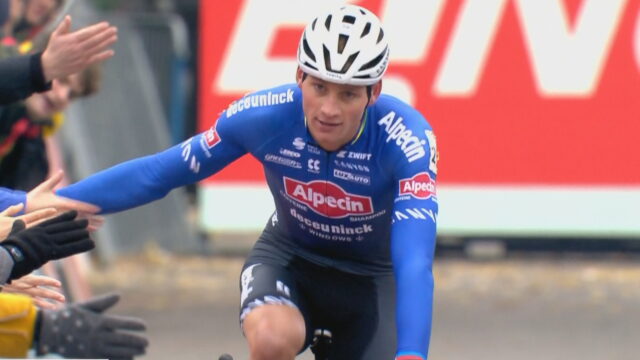 Mathieu van der Poel is veldrijden niet verleerd