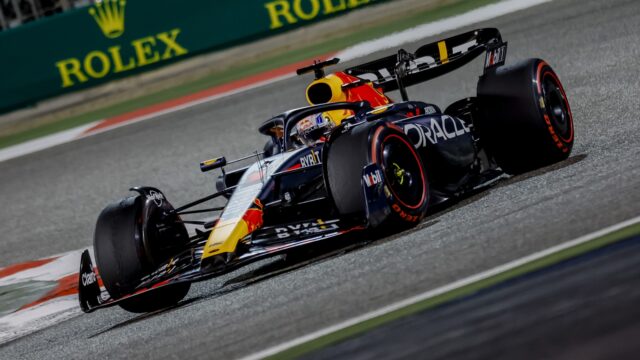 Max Verstappen gaat door met winnen, voor de eerste keer in Bahrein
