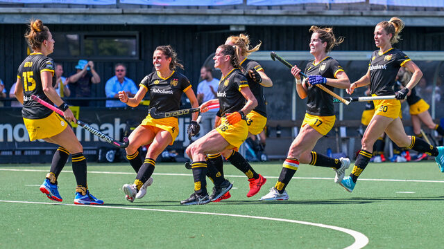 HC Den Bosch verslaat in laatste minuut SCHC en pakt 21e landstitel