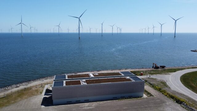 Inwoners willen met gat in de dijk het Friese dorp Holwerd aantrekkelijk maken