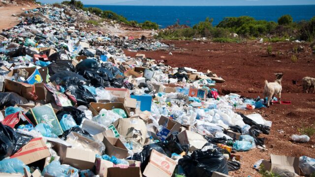 Bergen Nederlands plasticafval komen in Indonesië terecht
