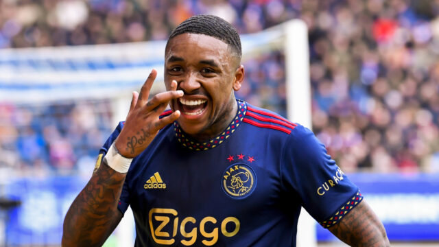 Ajax maakt al vroeg het verschil bij Heerenveen