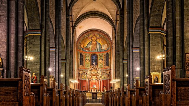 Linkse feministe gaat ineens naar de kerk: 'Ik vind mezelf absoluut niet meer belangrijk'