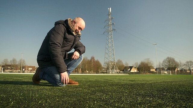 Rubberkorrels voor kunstgrasvelden zijn nog niet in alle gemeenten verleden tijd