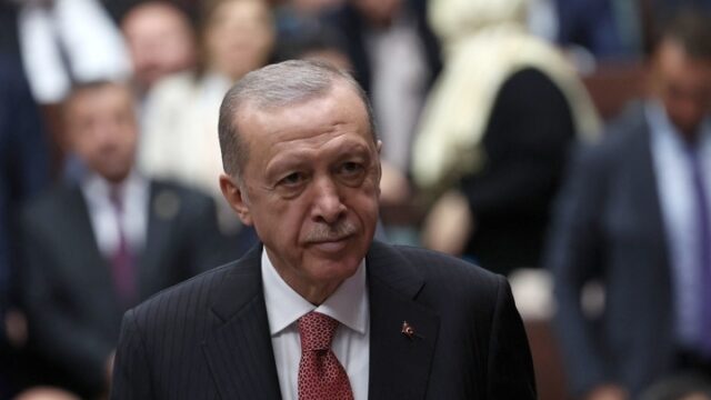 Waarom de Turkse president Erdogan raketten dreigt af te vuren op NAVO-bondgenoot Griekenland