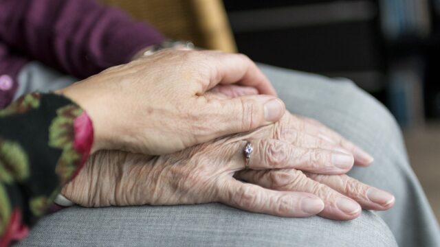 Moet het ouderwetse bejaardenhuis terug? 'Nee, dat willen mensen niet meer'