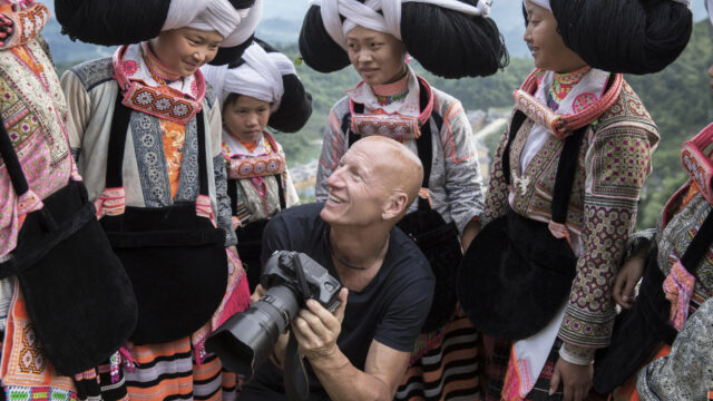 Fotograaf Jimmy Nelson: 'De Nederlandse traditionele klederdracht vertelt een verhaal'