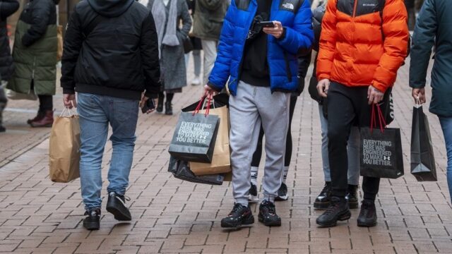 'Spullen kopen is veel slechter dan vliegen'