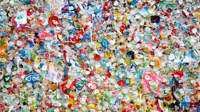 Plastic afval de wereld uit: VN-Milieuconferentie bespreekt ambitieus en bindend verdrag