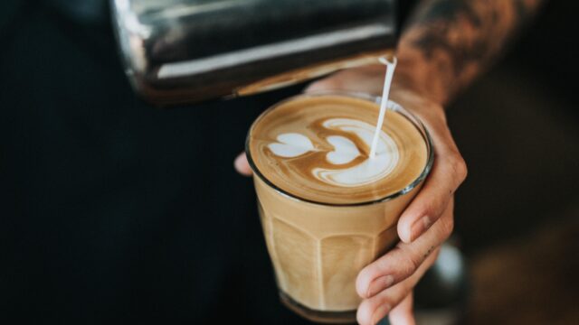 Voedsel als identiteit: 'Bestel een havermelk-latte en ik weet wie je bent'