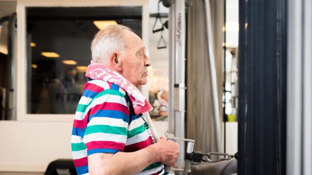 Vechten tegen het ouder worden in de Rotterdamse sportschool