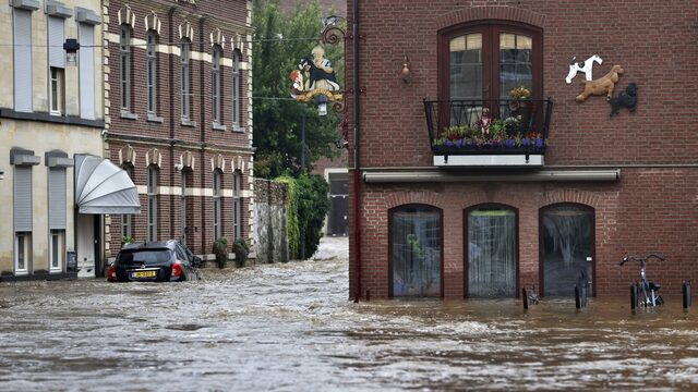 Onderzoek: link tussen klimaatverandering en overstromingen na regen in juli