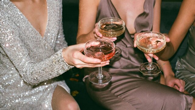 'Alcoholverbod UvA is té betuttelend: met verbieden schiet je niets op'