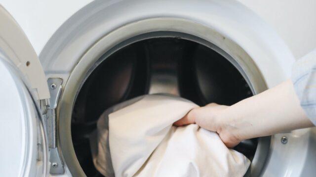 Is de wasmachine 's nachts laten draaien goedkoper?