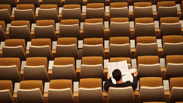 Discussie op Bonaire: moeten MBO-studenten leskrijgen in het Papiaments?