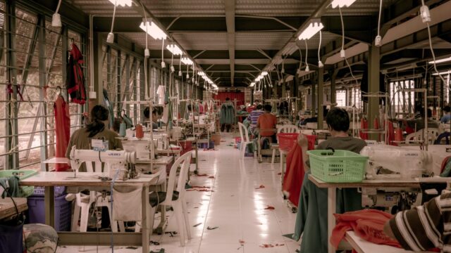 Alledaagse Vragen - Kun je fast fashion wettelijk aan banden leggen?