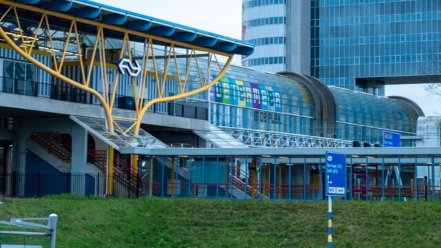 Zoetermeer sluit brug over A12 vanwege instortingsgevaar